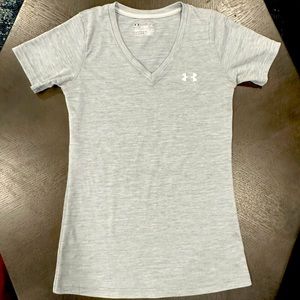 Under Armour heatgear v-neck shirt